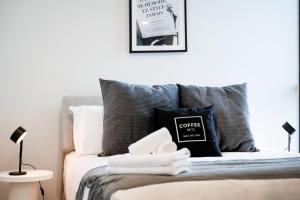 Luxury CBD 2B2B Next To Melbourne Central Pool Gym