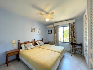 Holiday home in Roquetas de Mar by the sea