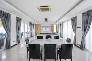 My Class 5BR Pool Villa near Jomtien Beach