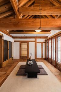 Luxury Hanok Sangseon Heritage Hanok-W