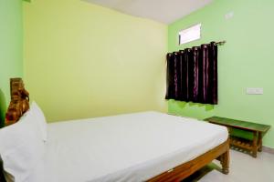 Hotel O Holiday Hotel