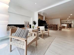 Baan Rak BTS phromphong Emsphere