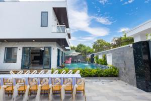 Villa B2-34 Long Cung - 100m tới biển