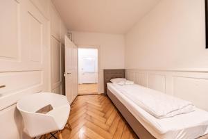 The R Apartment Munot - Old Town