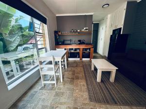 Fun & Affordable Beach Pad, Steps from the Sand