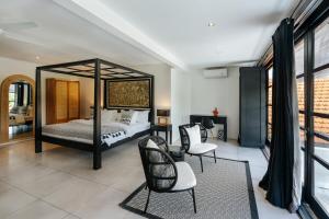 4 bedroom villa in Canggu with private pool, pool fence & garden