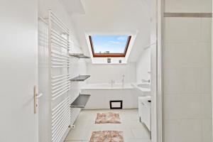 Long Term Rental - 1BR Near Stadthalle