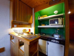 Duplex skis aux pieds pour 6 à Arc 1800, balcon au sud-est - FR-1-411-1011