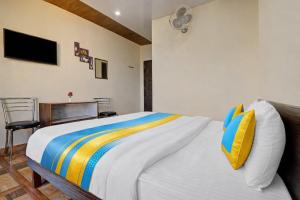 HOTEL THE KAFAL H0MESTAY Near Mall Road - Hygiene and Spacious Room - Free Wifi and Parking Facilities - Restaurant - Room Service - Best Family HomeStay In Mussoorie