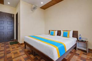 HOTEL THE KAFAL H0MESTAY Near Mall Road - Hygiene and Spacious Room - Free Wifi and Parking Facilities - Restaurant - Room Service - Best Family HomeStay In Mussoorie
