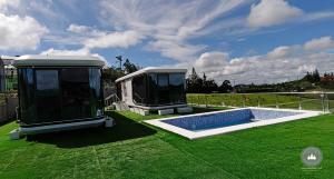 Windy Peak Tagaytay - Cabin & Capsule House