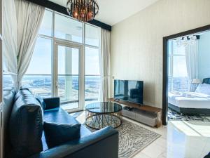 Chic Urban Escape 1BR Sleeps- 4 In Bayz-18