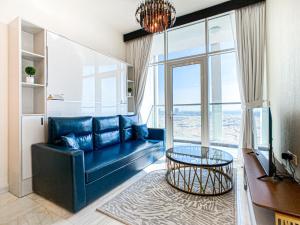 Chic Urban Escape 1BR Sleeps- 4 In Bayz-18