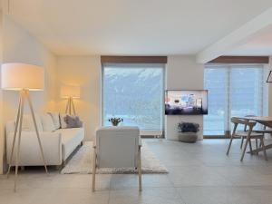 JAMES TASM04 - luxury apartment with lake view downtown Sankt Moritz