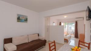 Studio Apartman Erstic 2 - Baska Voda by Villas Guide