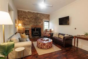 Thedell Cottage - A Boutique Heritage Escape