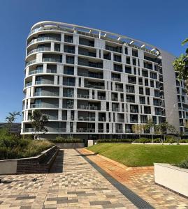 Ellipse Luxurious Tamarind Red Studio Experience