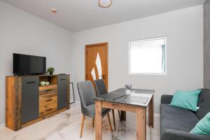 Stylish 1 Bedroom Apartment - Quiet & Comfortable