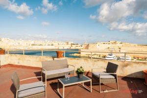 Stunning Holiday Home with Gorgeous Harbour Views