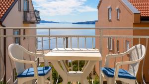 Charm Apartment by Villas Guide