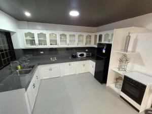 La Vita E Bella Tagaytay Thermal Pool Billiards Videoke Wifi Nefflix