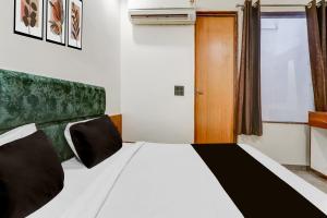 Hotel O Riwaz Inn