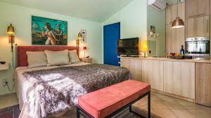 Little blue House by Villas Guide