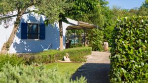 Little blue House by Villas Guide