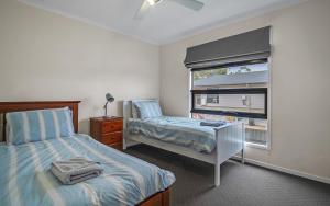 Long Island Retreat - Pelican