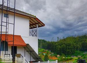 Paravithota Hills