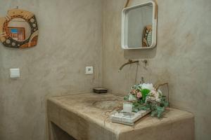 Villa de Maitre dans beau domaine