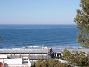 Apartment with private terrace overlooking the sea