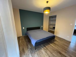 Bright F4 apartment close to everything