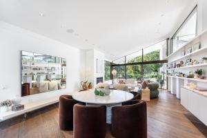 Beachfront Hyper Luxury Harbour Sanctuary