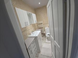 Luxury 5-Bedroom Peaceful, Modern Family-Friendly