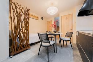 金 京都駅近く グループ利用に最適な一軒家 ベッド9台 お風呂2台 トイレ3台