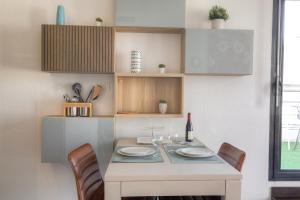 Résidence confort, terrasse, aux pieds du Métro Valmy