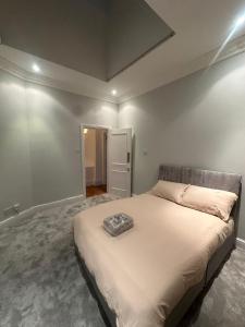 Elegant 3 Bed Penthouse - Relaxing & Spacious Stay