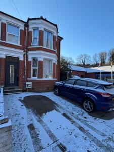 Bright & Stylish 3-Bedroom Flat