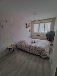 Chambre cosy , garage sécurisé pour deux-roues