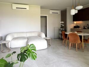 Sole Suites at Lago Dorato, Luxury, Lake View