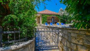 Villa Mint - Split by Villas Guide