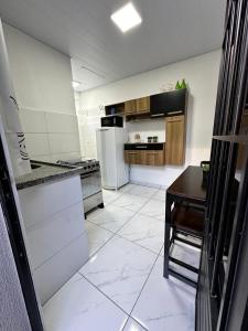 Studio charmoso completo com ar