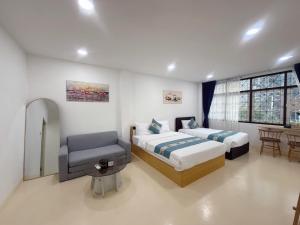 Sukhumvit 48 separated room quiet and comfortable with fast internet and smart TV