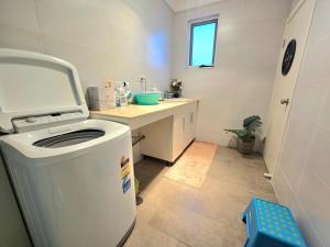 European Resort in Wyong Next to Golf Course