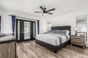 3BR Retreat with Diving Pool BBQ and Workspace