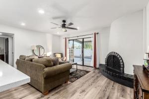 3BR Retreat with Diving Pool BBQ and Workspace