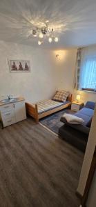 Burg Apartment mit Badewanne und Balkon