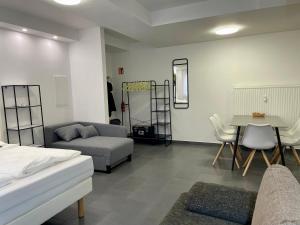 N27 City Stay - Modern Apartment Near Main Station - 24h Self-Check-in