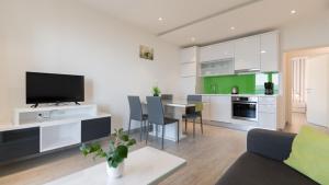 Apartman Mia 6 - Omis by Villas Guide